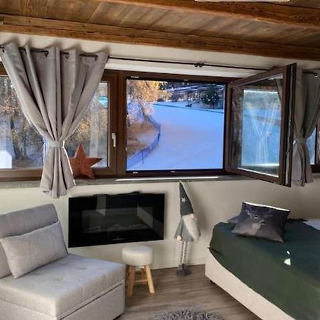 Apartament La Finestra Sulla Montagna - The Window On The Mountain Pila  Zewnętrze zdjęcie