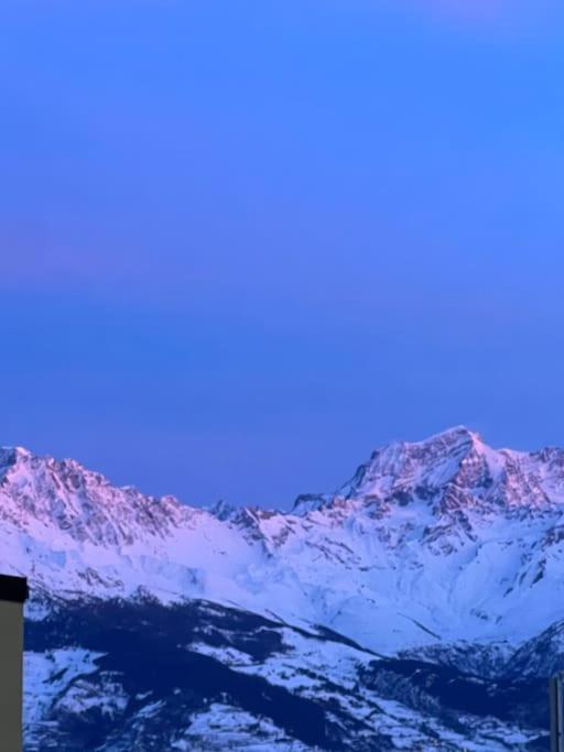 Apartament La Finestra Sulla Montagna - The Window On The Mountain Pila  Zewnętrze zdjęcie